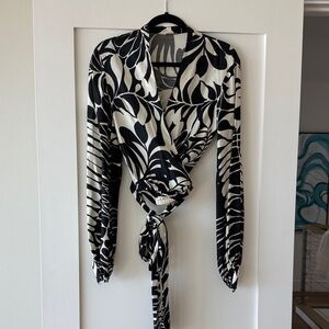 Alexis Black and White Leaf Print Wrap